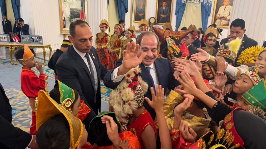 Le Président Al-Sissi rencontre le Président indonisien au palais présidentiel “Merdeka” à Jakarta