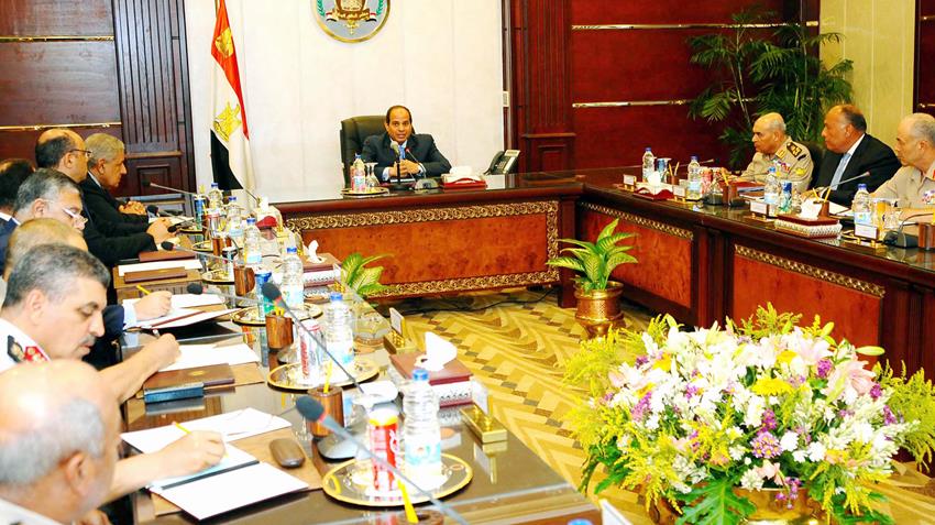 الرئيس عبد الفتاح السيسي يجتمع مع مجلس الدفاع الوطني بحضور كامل هيئة المجلس