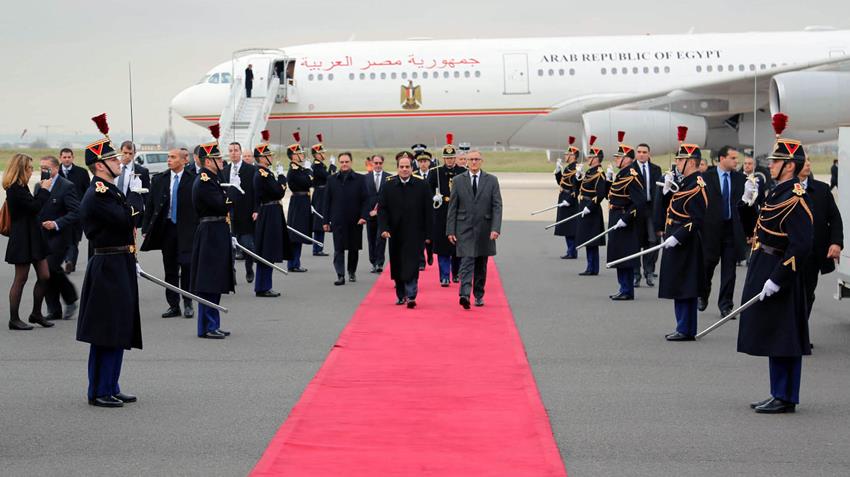 الرئيس عبد الفتاح السيسي يصل الى باريس فى زيارة رسمية