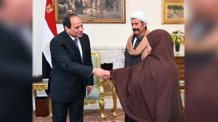 الرئيس عبد الفتاح السيسي يستقبل والديّ شهيد الكتيبة 101 ووالدي شهيد الصاعقة