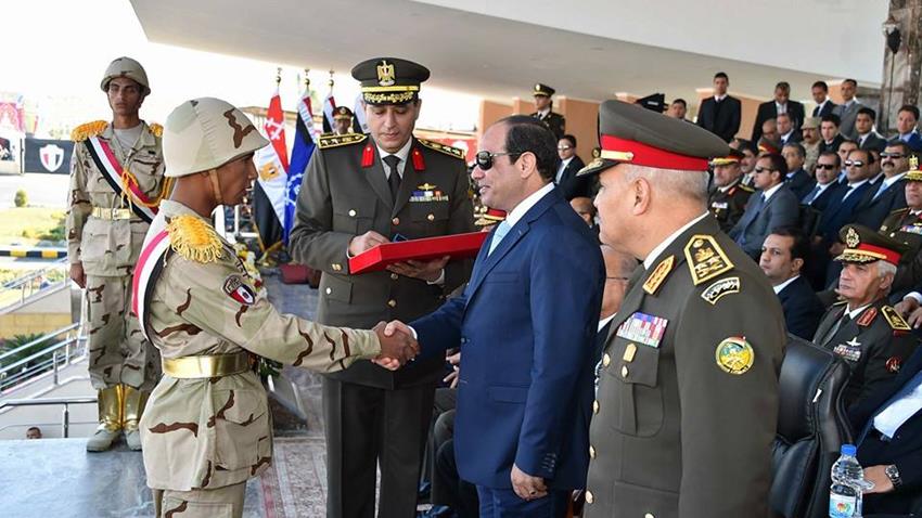 الرئيس عبد الفتاح السيسي يشهد الاحتفال بتخريج الدفعة 152 من معهد ضباط الصف