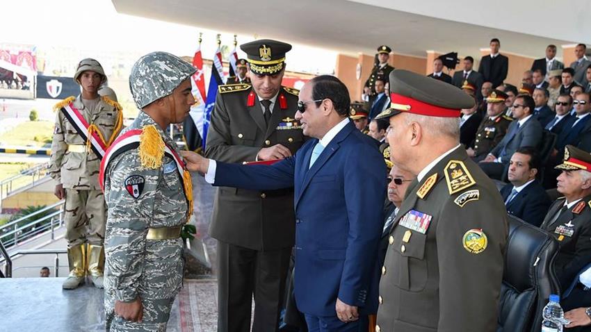 الرئيس عبد الفتاح السيسي يشهد الاحتفال بتخريج الدفعة 152 من معهد ضباط الصف