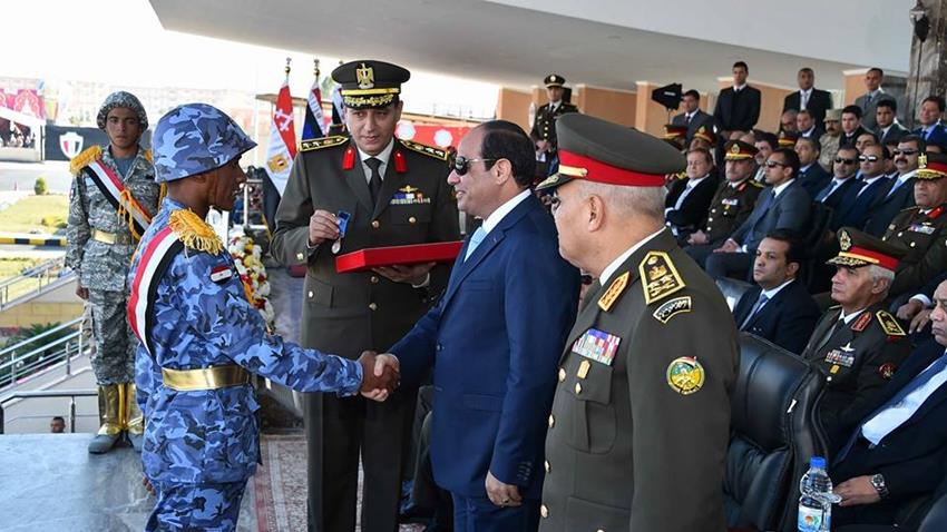 الرئيس عبد الفتاح السيسي يشهد الاحتفال بتخريج الدفعة 152 من معهد ضباط الصف