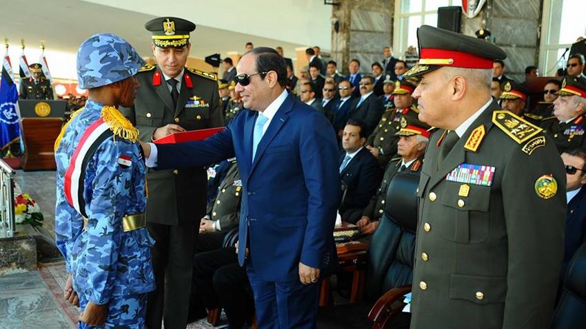 الرئيس عبد الفتاح السيسي يشهد الاحتفال بتخريج الدفعة 152 من معهد ضباط الصف