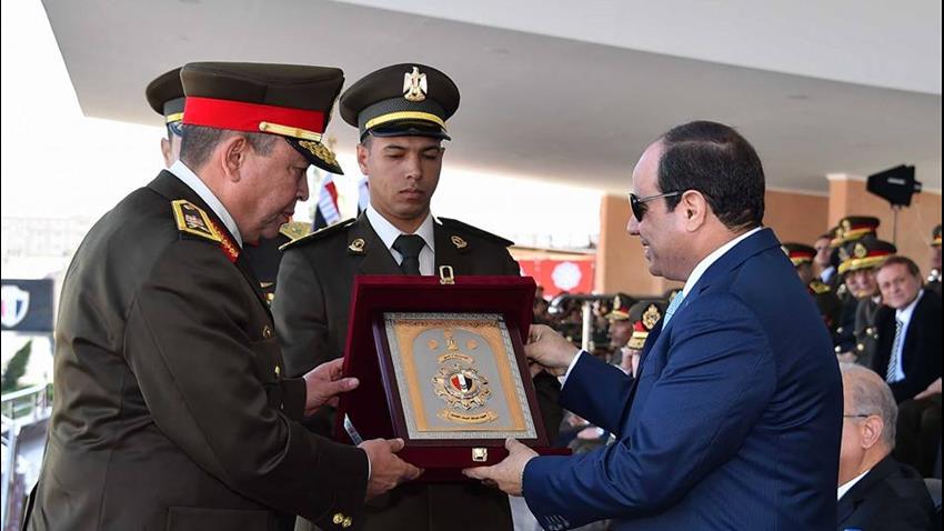 الرئيس عبد الفتاح السيسي يشهد الاحتفال بتخريج الدفعة 152 من معهد ضباط الصف