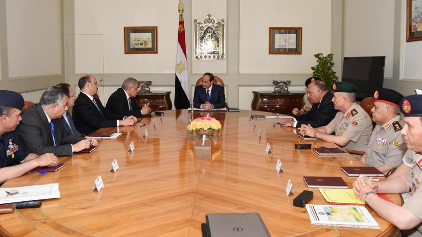 الرئيس عبد الفتاح السيسي يعقد اجتماعاً مع مجلس الدفاع الوطني