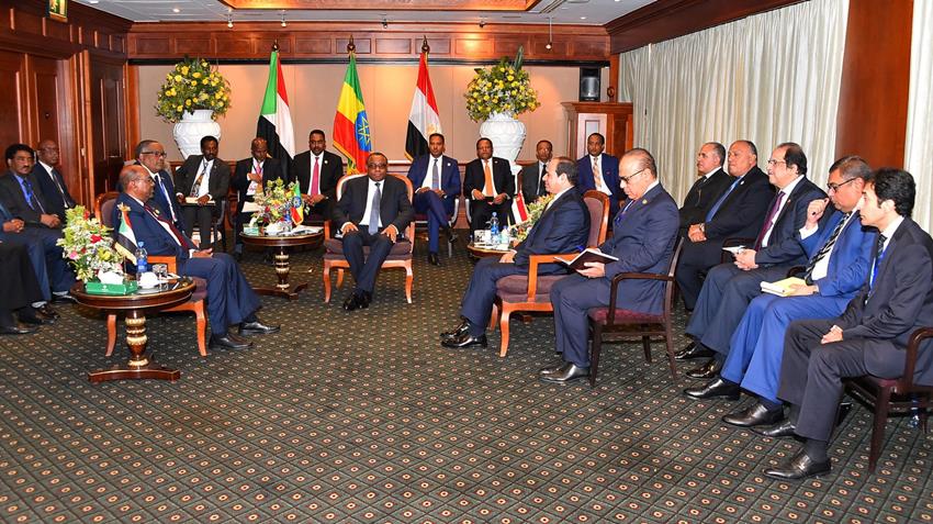 الرئيس عبد الفتاح السيسي يشارك في القمة الثلاثية مع الرئيس السوداني ورئيس الوزراء الإثيوبي
