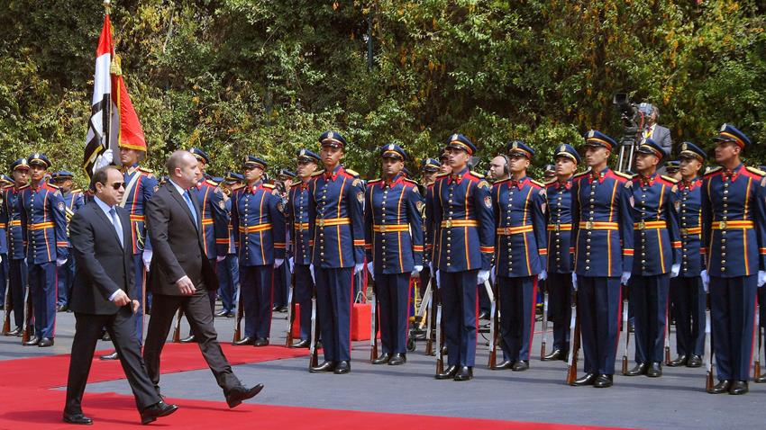 الرئيس عبد الفتاح السيسي وقرينته يستقبلان رئيس جمهورية بلغاريا وقرينته بقصر الاتحادية
