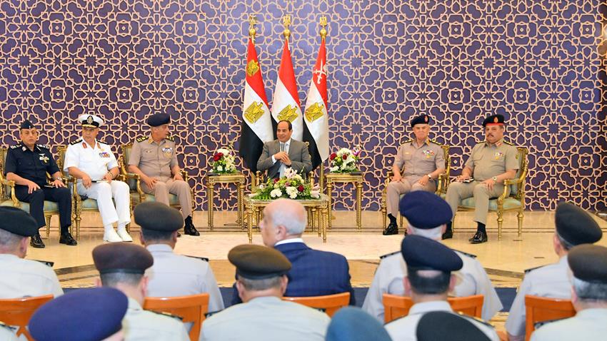 Le Président Al-Sissi fait la prière du vendredi à la mosquée Al-Moshir