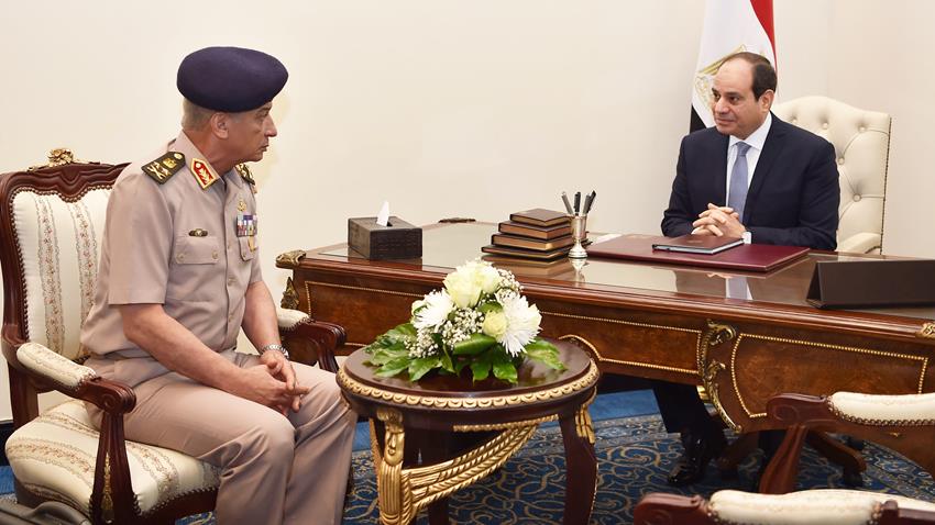 Al-Sissi accueille le ministre de la défense le 1er lieuntenant général Mohamed Zaki