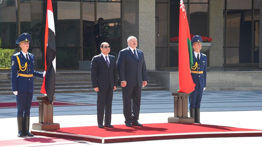 Le président Abdel Fattah Al-Sissi s'entretient avec son homologue biélorusse
