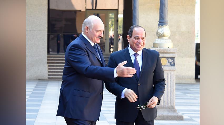Le président Abdel Fattah Al-Sissi s'entretient avec son homologue biélorusse
