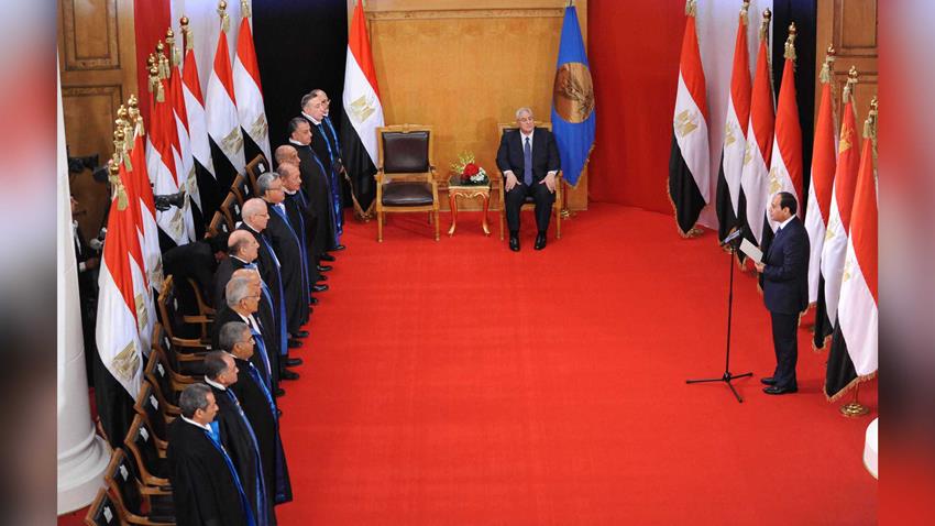 الرئيس عبد الفتاح السيسي يؤدي اليمين الدستورية
