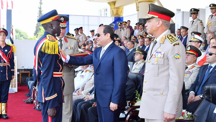 الرئيس عبد الفتاح السيسي يشهد حفل تخرج الكليات العسكرية بالكلية الحربية
