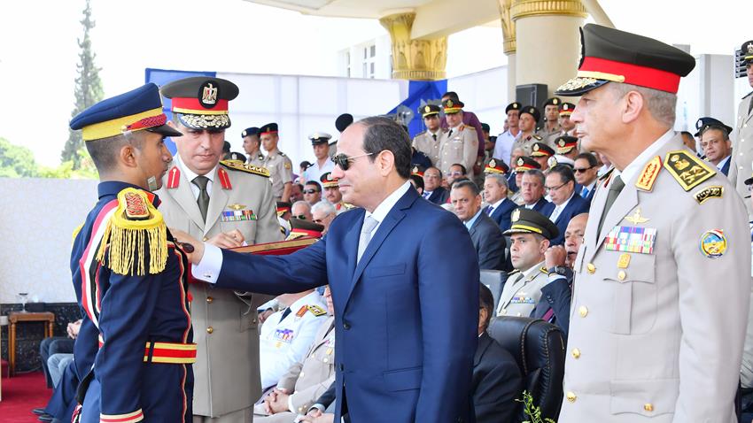 الرئيس عبد الفتاح السيسي يشهد حفل تخرج الكليات العسكرية بالكلية الحربية