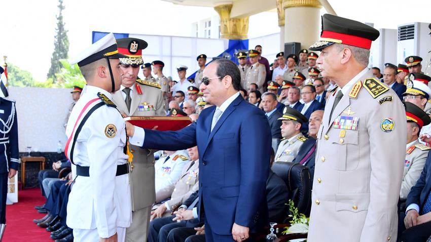 الرئيس عبد الفتاح السيسي يشهد حفل تخرج الكليات العسكرية بالكلية الحربية