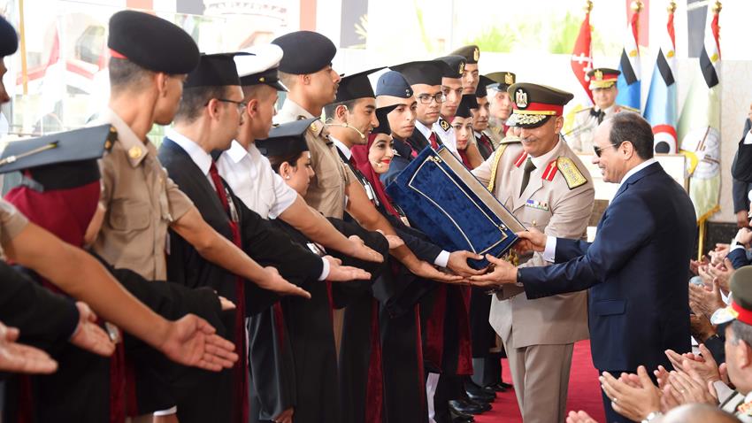 الرئيس عبد الفتاح السيسي يشهد حفل تخرج الكليات العسكرية بالكلية الحربية