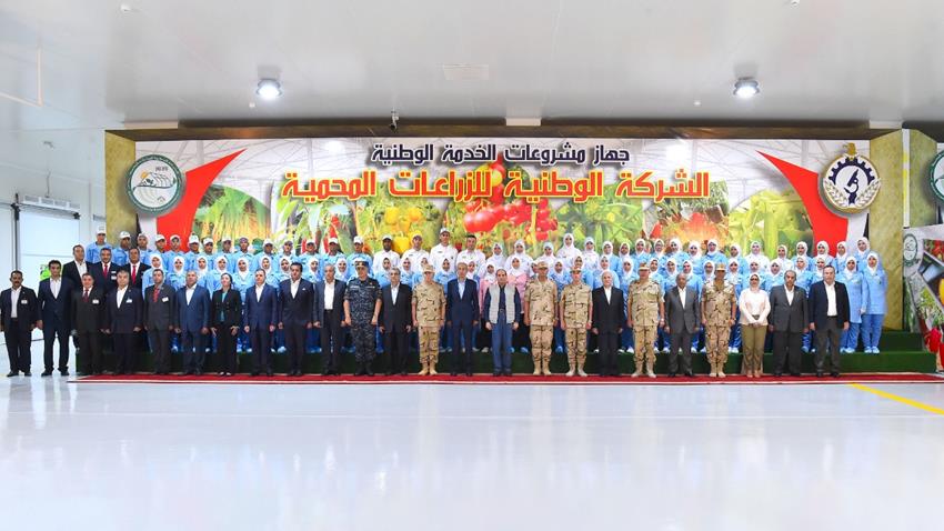 المرحلة الثانية من مشروع الصوب الزراعية بقاعدة محمد نجيب