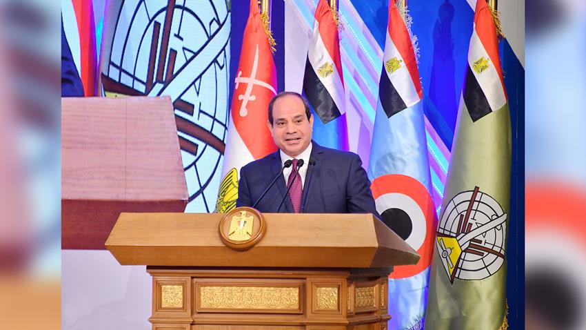 الرئيس عبد الفتاح السيسي يشهد حفل تخرج الدفعة الأولي طب بكلية الطب بالقوات المسلحة