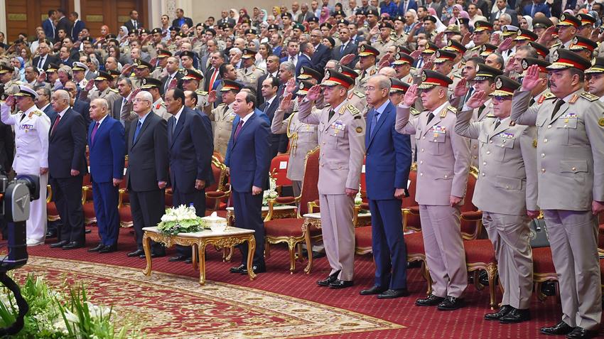 الرئيس عبد الفتاح السيسي يشهد حفل تخرج الدفعة الأولي طب بكلية الطب بالقوات المسلحة