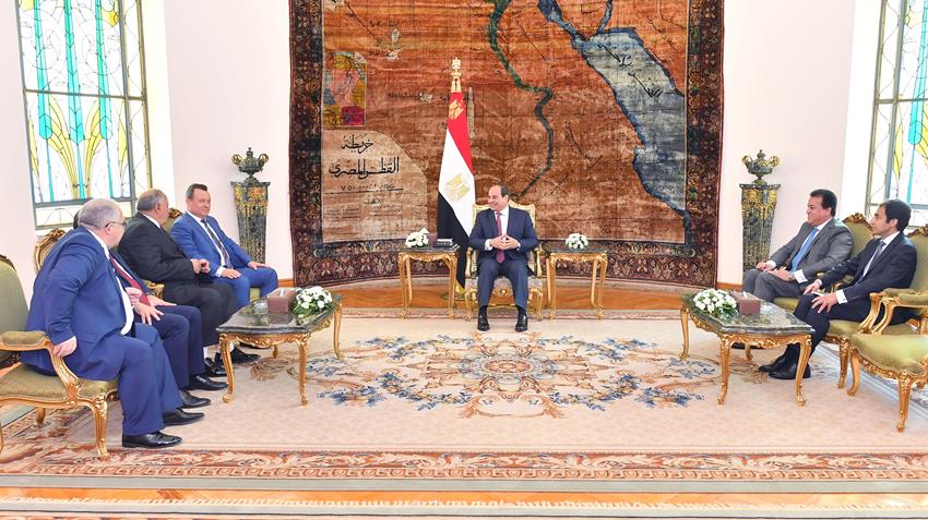الرئيس عبد الفتاح السيسي يستقبل وفدًا من جامعة بوخارست للدراسات الاقتصادية