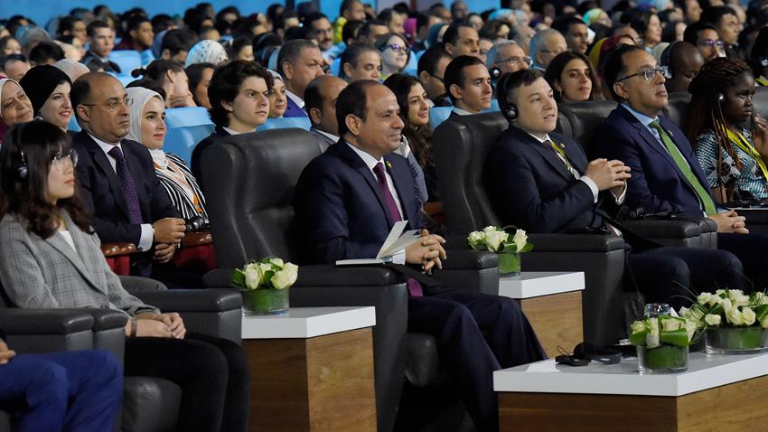 الرئيس عبد الفتاح السيسي يشارك في جلسة الذكاء الاصطناعي والبشر من المتحكم