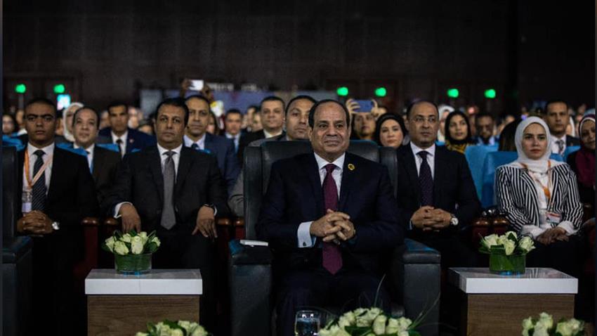 الرئيس عبد الفتاح السيسي يشارك في جلسة الذكاء الاصطناعي والبشر من المتحكم