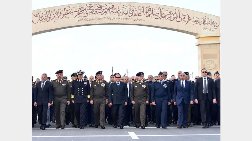 الرئيس عبد الفتاح السيسي يقدم واجب العزاء في الفريق أحمد عبد الرحمن نصر قائد القوات الجوية الأسبق