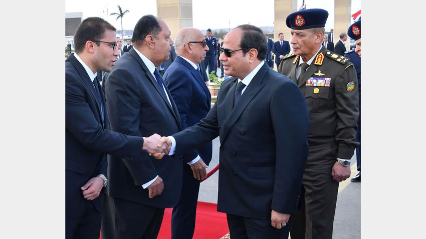 الرئيس عبد الفتاح السيسي يقدم واجب العزاء في الفريق أحمد عبد الرحمن نصر قائد القوات الجوية الأسبق
