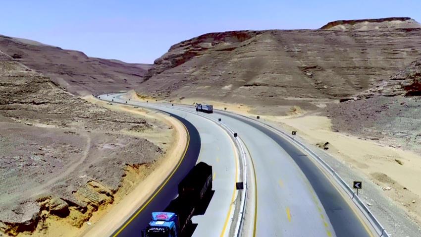 طريق خدمة المحاجر من نفق المشير حتى طريق (السويس - الزعفرانة)